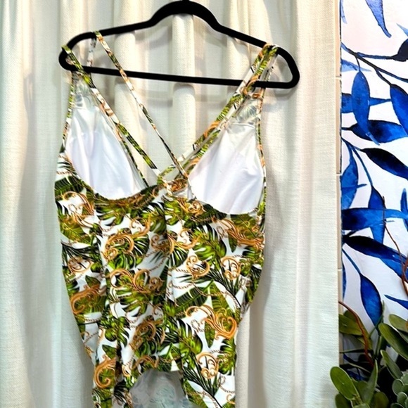 NWOT K. Jordan Leaf Print Criss Cross Back Nylon & Spandex Tankini Top Size 1X - Picture 6 of 8